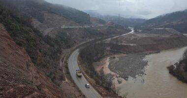 Hapet rruga Korçë-Librazhd/ ARRSH: Bëmë ndërhyrje, nuk ka rrezik për rrëshqitje në rrugë