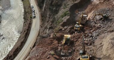 Punimet në aksin “Librazhd-Korçë”, bllokohet përkohësisht rruga, si do devijohet qarkullimi i mjeteve