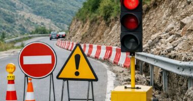 Rrëshqitja e dherave në aksin Librazhd–Përrenjas/ Rrezikon të bjerë shtylla e tensionit të mesëm 110kv, OST: Situata në monitorim