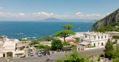 Italia, ‘frena’ turizmit masiv/ Vendosen rregulla të rrepta në Kapri