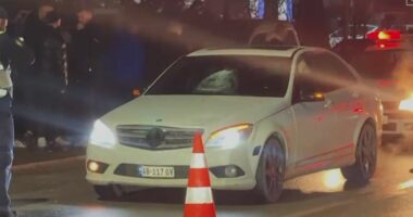 Aksident në aksin Korçë-Pogradec, automjeti përplas këmbësorin