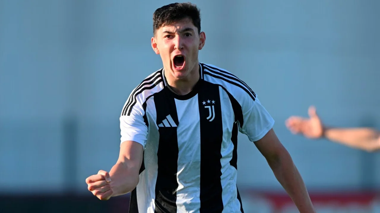 Durmishi  yll i ardhshëm kuqezi  Sulmuesi adoleshent po kalon një sezon të shkëlqyer në Itali