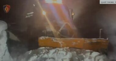 Rrezik nga ortekët e dëborës, ndalohet qarkullimi në rrugën Qafë Thore-Theth