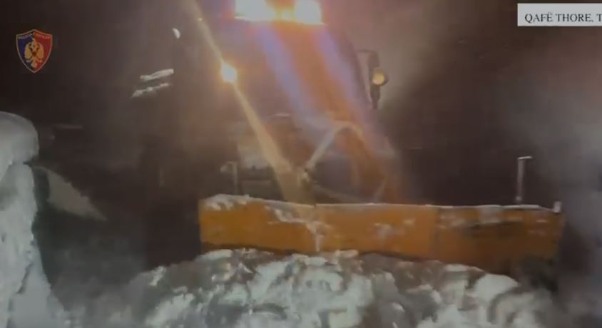 Rrezik nga ortekët e dëborës  ndalohet qarkullimi në rrugën Qafë Thore Theth