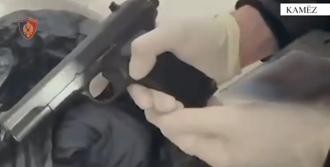 Mbante armë në banesë  pranga 51 vjeçarit në Kamëz