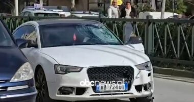 Aksident në Vlorë/ Makina merr para biçikletën, një i lënduar