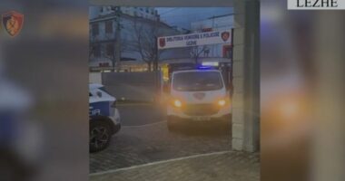 Në kërkim për drogë/ Merr fund arratia e 34-vjeçarit, në banesë mbante “koleksion” thikash