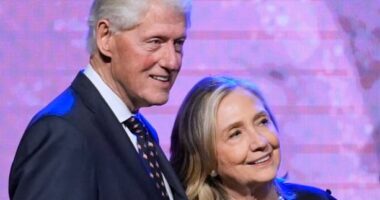 Çifti Clinton kërkon që dëshmia për dosjen “Epstein” të mbahet publikisht