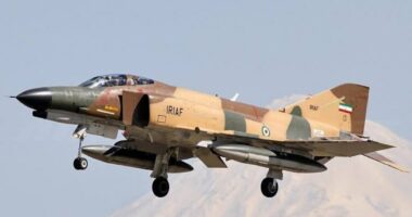 Rrëzohet avioni ushtarak në Iran, humb jetën njëri nga pilotët