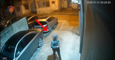 Kreu vjedhje në dy markete në Vlorë, arrestohet 33-vjeçari