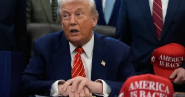 Trump nënshkruan projektligjin për buxhetin që i jep fund mbylljes së pjesshme të qeverisë