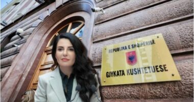 Kushtetuesja rrëzon padinë e Ramës/ Rikthen pezullimin për zëvendëskryeministren