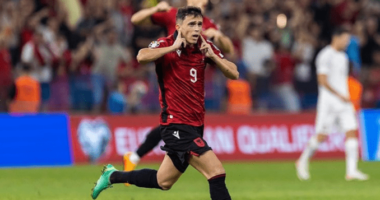 Nuk vlen spektakli i Asanit/ Ylli i kombëtares shënon një gol të bukur, por VAR ia anulon