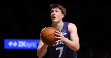 “Snajperi i bardhë” i NBA/ Kon Knueppel vendos një rekord, 207 tripikësha në 59 ndeshje