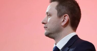 Kryeministri i Grenlandës paralajmëron: Trump ende synon kontrollin e vendit të tij