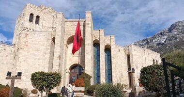 Mijëra vizitorë në janar/ Muzeu i Krujës tërheq turistë të huaj, interes për historinë dhe kulturën