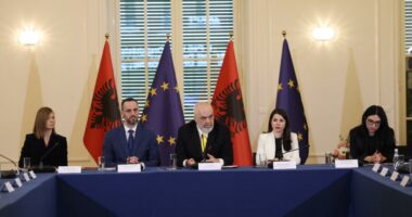 Qendër e re për Drejtësinë/ “Më shumë hapësira për Gjykatën e Lartë”, Rama: Shqetësuese, të larguarit e Vettingut vazhdojnë paguhen