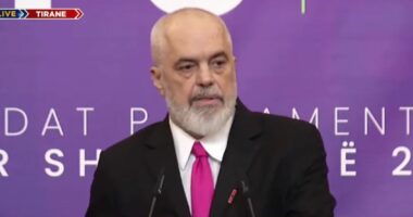 “Nuk është presion, por kërkojmë mirëkuptim”/ Rama: I dhashë drejtësisë shpatën e pavarësisë
