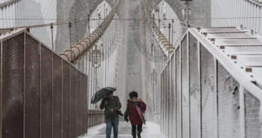 Stuhia e fuqishme dimërore godet verilindjen e SHBA-së, New York ndalon udhëtimet