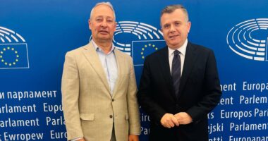 Balla në Bruksel me Raporterin për Shqipërinë: Negociatat mbyllen në 2027, ritmi nuk ndalet