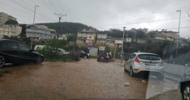 VIDEO/ Reshjet e dendura të shiut në Himarë, përmbytet shëtitorja