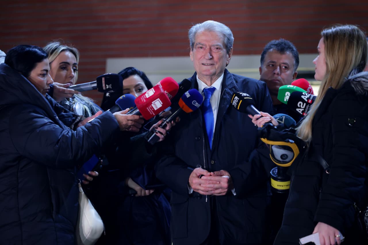 “Policët, këta banditë!”, Berisha “zgjat” afatin e durimit