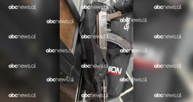 FOTOLAJM/ Tentoi të grabisë Fibank në Tiranë, arma e sekuestruar e autorit