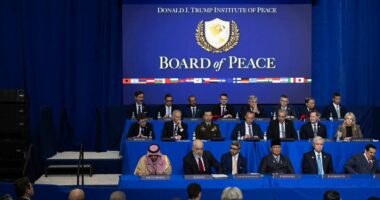 “Bordi të merret me Kosovën”, Rama mbron UÇK: Gjyq i turpshëm ndaj çlirimtarëve