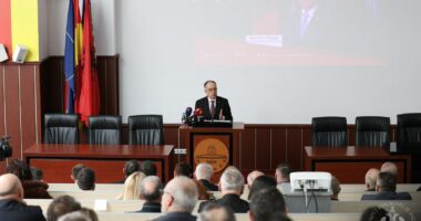 Begaj vizitë në Universitetin e Tetovës/ “E kaluara juaj është histori rezistence, e ardhmja juaj duhet të jetë histori ekselence!”