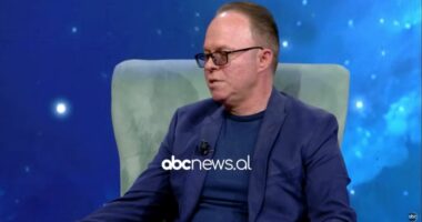 Ahilino Palushi rrëfehet në ‘Pas Mesnatë’: Voskopoja, një Kostandinopojë e vogël në mes të Ballkanit