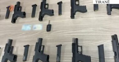 Sekuestrohen arsenal armësh/ Tiranë, vihet në pranga 27-vjeçari nga Kosova