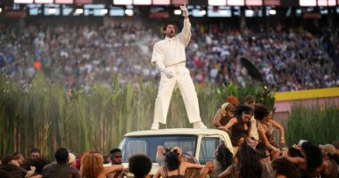 Performoi në Super Bowl 2026, por Bad Bunny nuk do të paguhet për shfaqjen