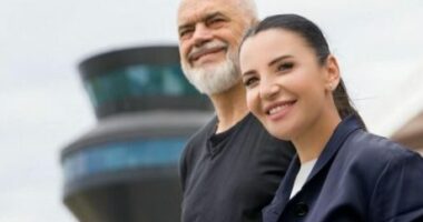 “Balluku për punët e saj si ministre, e zorshme të zëvendësohet”, mesazhi i Ramës në mbledhjen e grupit të PS