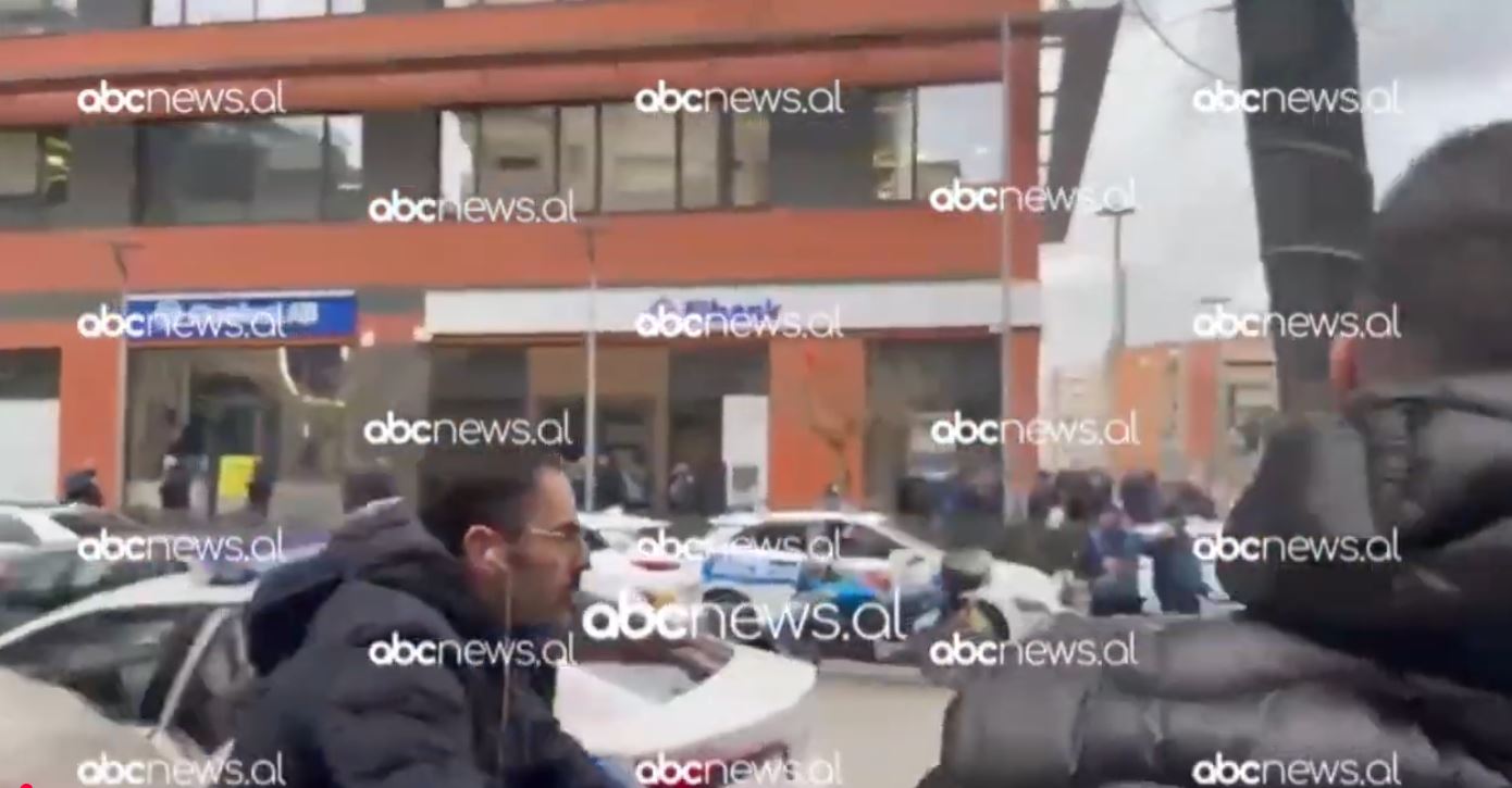 Grabitet një bankë e nivelit të dytë në Tiranë  Autorët të armatosur