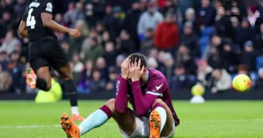 Broja i dëmtuar, alarm te Kombëtarja/ Trajneri i Burnley zbulon arsyet e mungesës së sulmuesit kuqezi