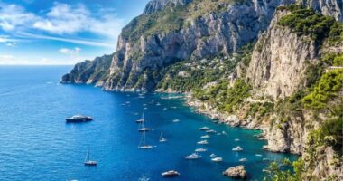 Italia i thotë “boll” turizmit masiv/ Vendosen kufizime në Kapri