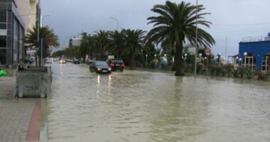 Përmbytjet në Durrës/ Ndërhyrja në argjinaturën e lumit Erzen, Prokuroria sekuestron dokumentet: U kryen pa studime