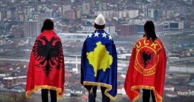 Një ditë pas ceremonive zyrtare për 18-vjetorin e Pavarësisë së Kosovës/ Rama ndan foton me simbolikën e veçantë