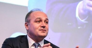 “Jasharët përballë Osmanit”/ Hoxhaj: Pro, një kandidati për president nga familja legjendare