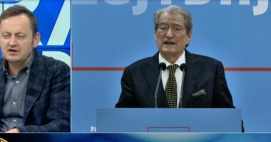 “Bëri institucion vjedhjet në Shqipëri”/ Gazetari: Berisha ka vrarë njerëz në mes të sheshit!