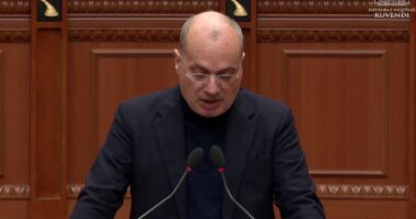 Kuvendi deklaratë për UÇK/ Hasani: Mbështetje e plotë! Lufta për liri nuk mund të barazohet me krimet genocidale