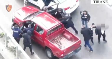 U kap në Unazë të Madhe, po transportonte drogë/ Arrestohet nga policia 42-vjeçari në Tiranë