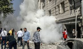 Lindja e Mesme nën sulmet ajrore/ Katari pezullon tubimet dhe aktivitetet publike