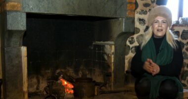 Në Kryezi të Fushë Arrëzit: Ndrek, fike radion se më more në qafë, m’i le fëmijët në rrugë të madhe!