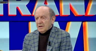 Dash Sula bëhet rozë/ Leka: Një tragjedi-komedi për PD. Rama më largpamës se kundërshtari