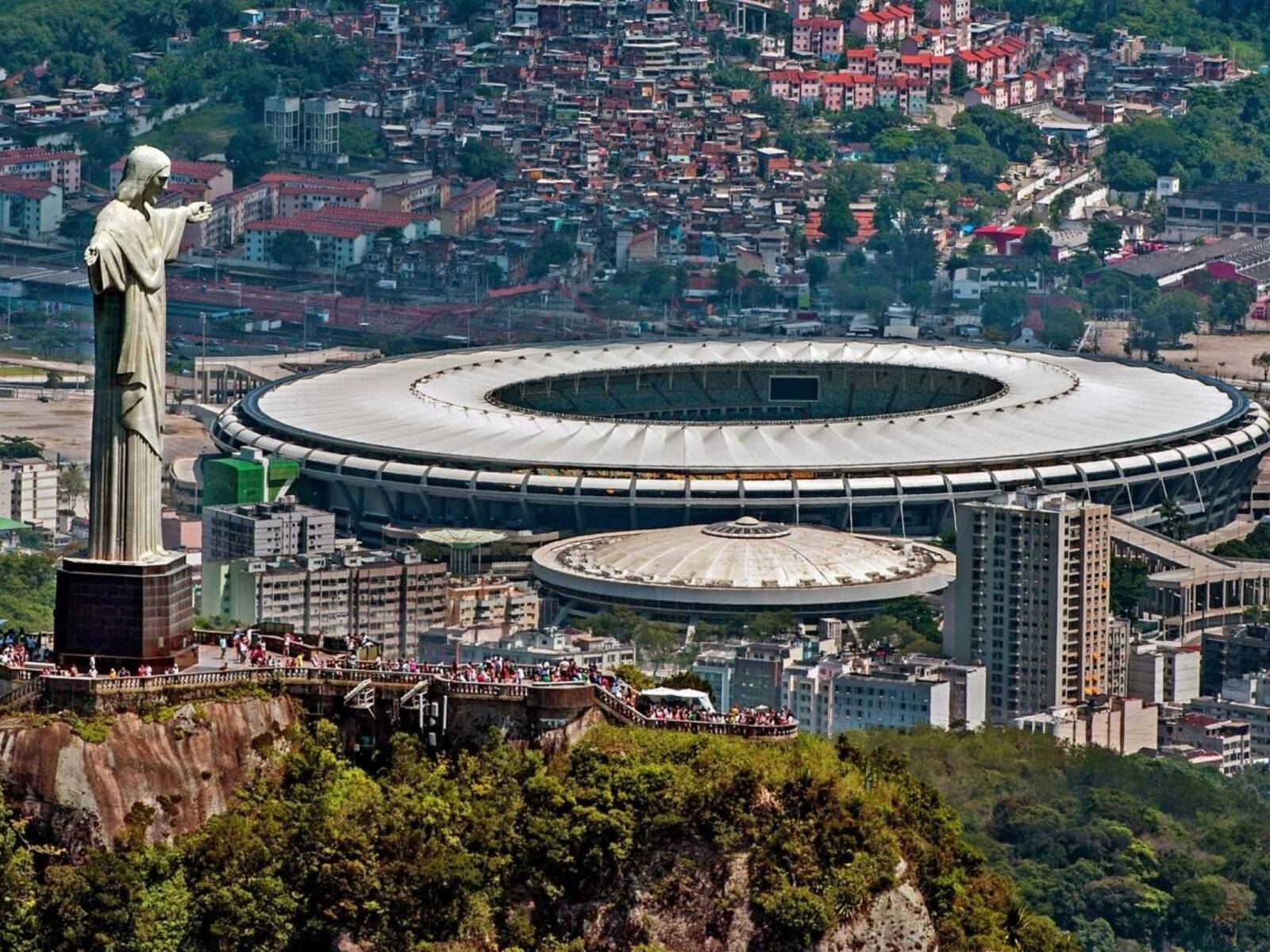  Yjet  zbresin në fushë   Kupa e Botës së Legjendave   turneu më i ri i futbollit