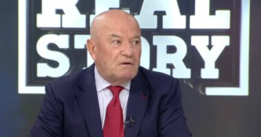 “Gjyqtarët, benefite nga drejtësia por nuk e njohin”, Meçe: Kushtetuesja ta rrëzojë çështjen!