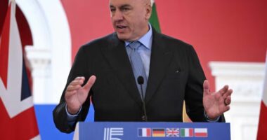 Sulmet iraniane në Lindjen e Mesme/ Ministri i Mbrojtjes i Italisë ‘bllokohet’ në Dubai me familjen