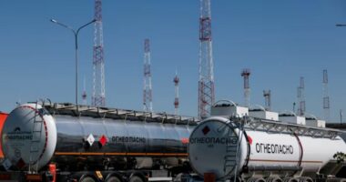 Londra i “pret” rrugën naftës ruse, 175 kompani dhe gjiganti Transneft nën sanksione