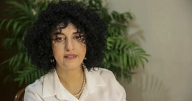 Telashe për nobelisten iraniane, dënohet me mbi 7 vite burg